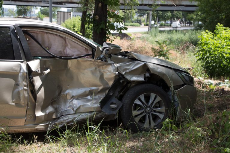 ДТП на Набережной: столкнулись «BMW» и «Honda», пострадали две беременные женщины (фото, видео)