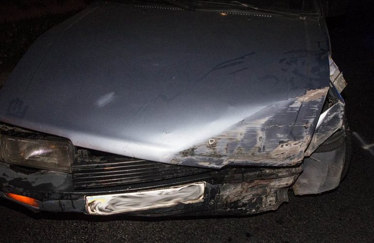 ДТП на съезде с Кайдакского моста: водитель на «Mazda» врезался в бетонную стену (фото, видео)