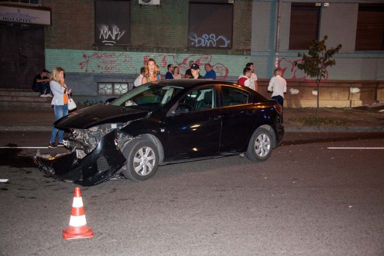 ДТП в Днепре: водитель на «Mazda» врезался в «Lanos» (фото, видео)