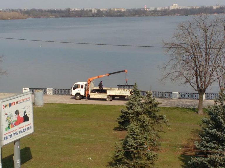 Изуродованную Набережную вновь восстановили (фото)