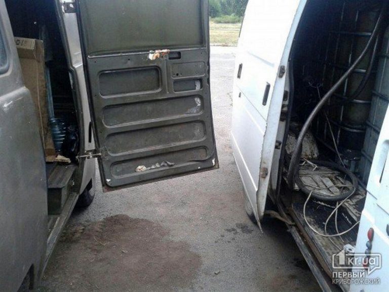 Патрульная полиция задержала передвижную подпольную АЗС (фото)
