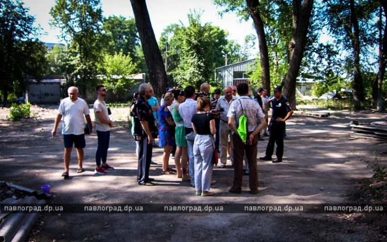 Павлоградцы просят сохранить для потомков здания старинных казарм (ФОТО)