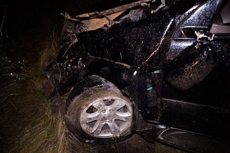Погоня за вооруженным водителем в Днепре: «Toyota Prado» улетел в кювет (фото, видео)