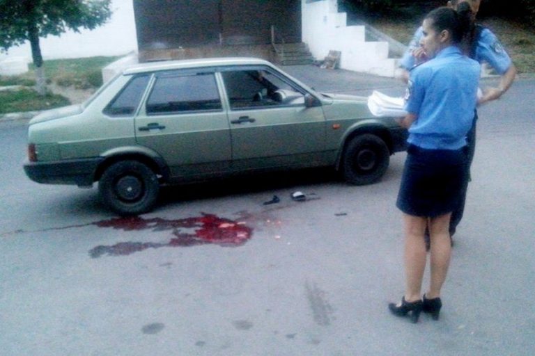 Посреди города застрелился парень
