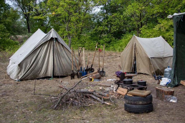 Раскопки древней крепости: что ищут археологи в Днепре (фото)