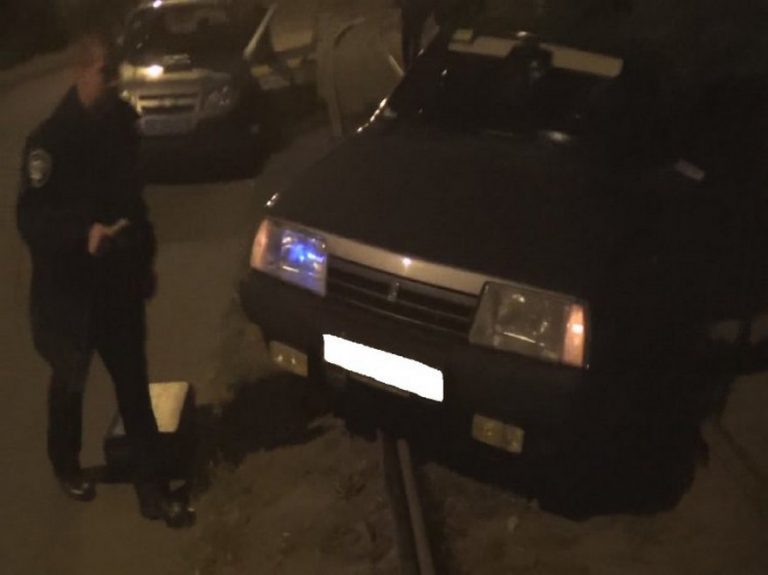Упростил угонщику задачу