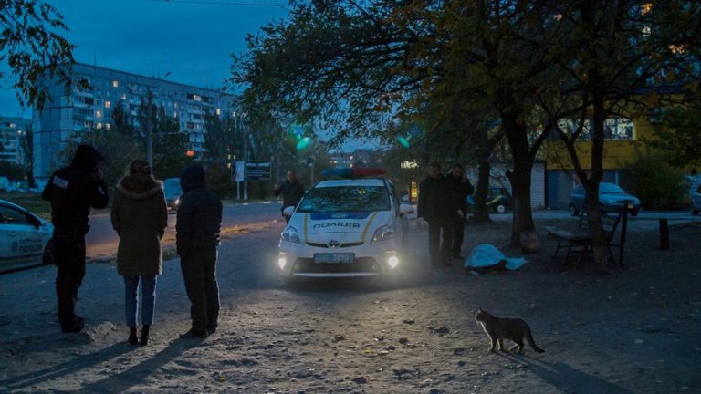 В Днепре на Левобережном-3 нашли труп мужчины (фото)