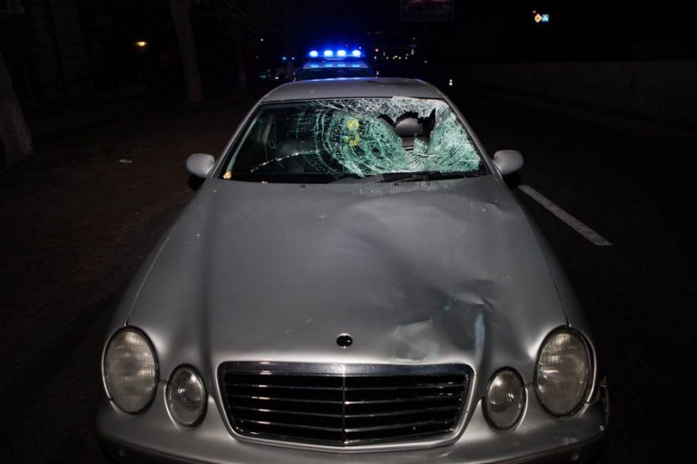 В Днепре неизвестный на «Mercedes» с иностранными номерами сбил насмерть мужчину и скрылся (фото, видео)