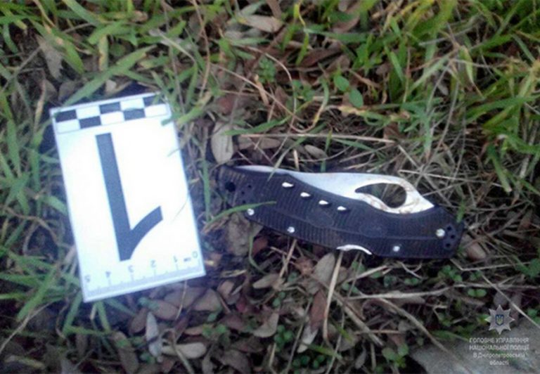 В Днепре парень ударил ножом в грудь соперника ради внимания девушек
