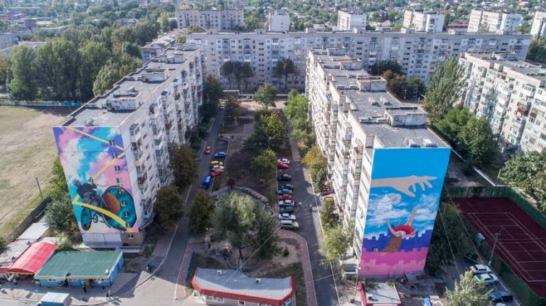 В Днепре появилось два новых красочных мурала (фото)