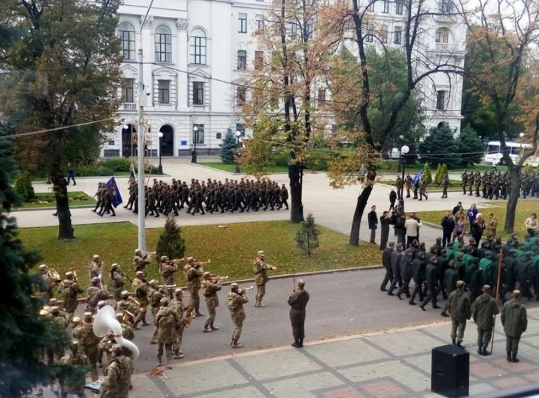 В Днепре репетируют марш ко Дню защитника Отечества
