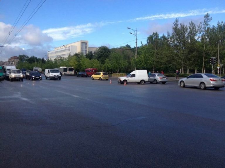В Днепре в результате ДТП пострадала маленькая девочка