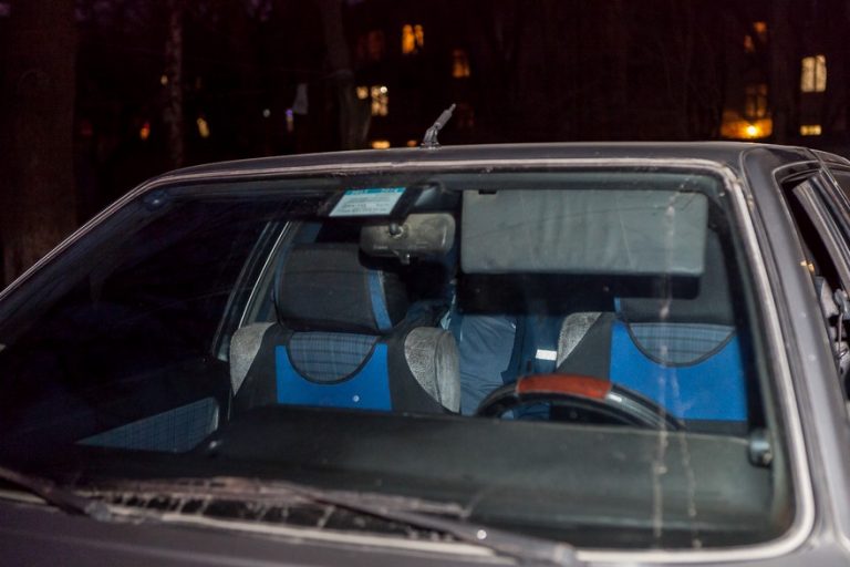 В Днепре в салоне такси умер мужчина (фото)