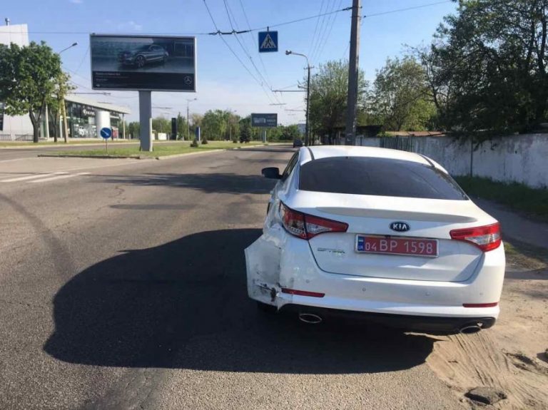 В Днепре во время аварии пострадала девочка