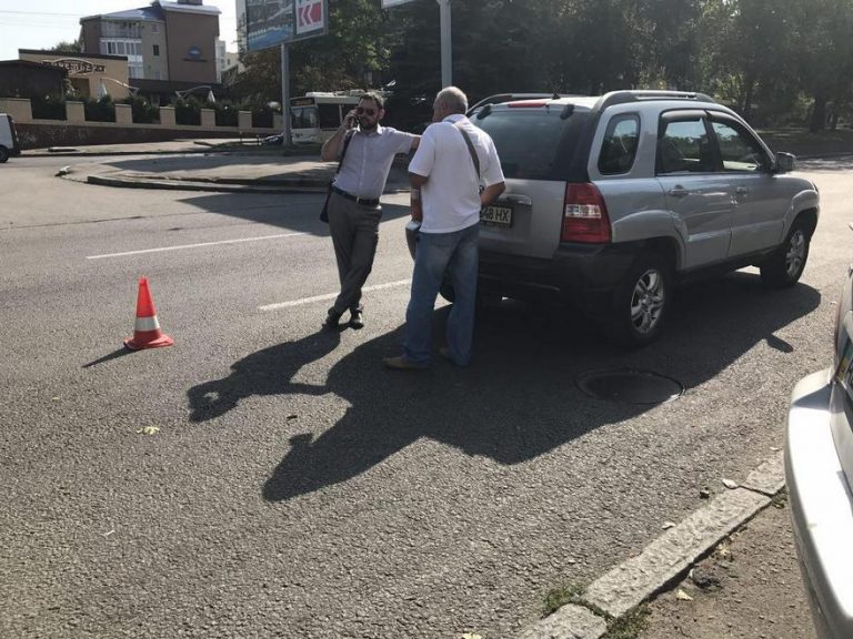 В Днепре водитель на «Kia» сбил женщину (фото)
