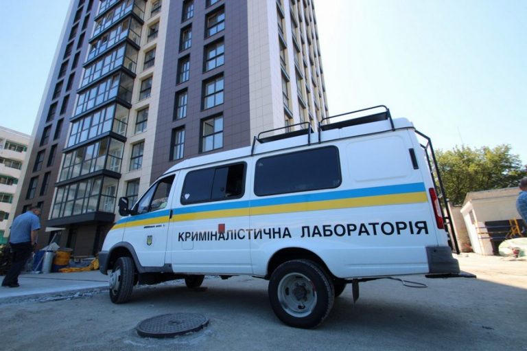 В Днепре введен план-перехват: возле гостиницы «Рассвет» расстреляли мужчину, еще двое пострадали (фото)