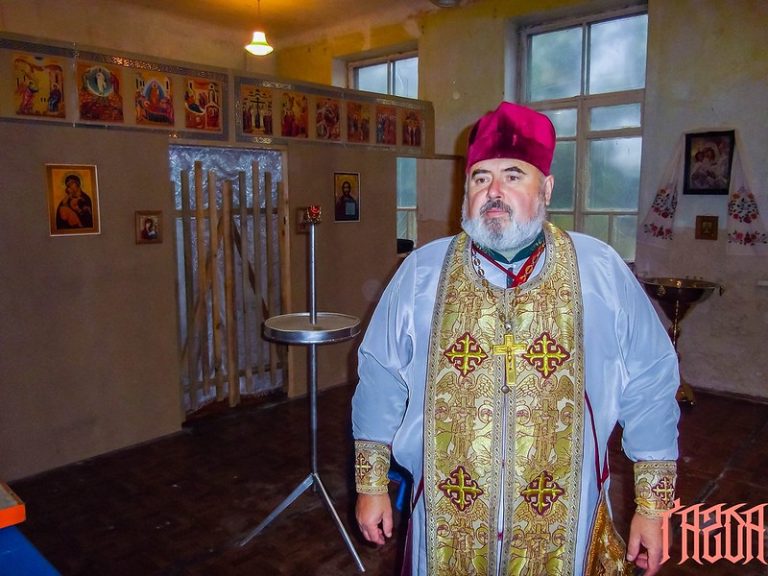 В Павлограде прошло первое богослужение в будущем храме УПЦ Киевского патриархата (ФОТО)