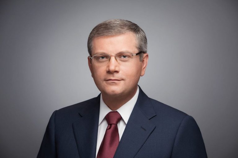 Александр Вилкул написал, что хорошо учился в школе и не боится «парасюков»