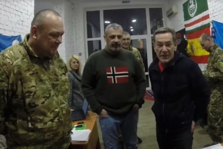 Алексей Горбунов посетил музей Батальона «Кривбасс» и пожелал бойцам «натхнення, кохання и силы духа»