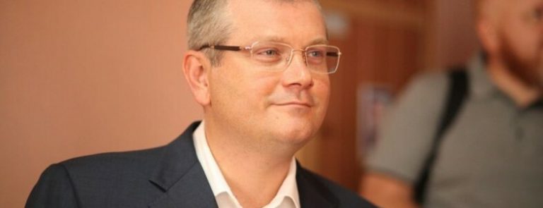 Для криворожского нардепа гибель миллионов украинцев во Второй мировой войне и прощание с Героем-земляком — не повод для скорби?