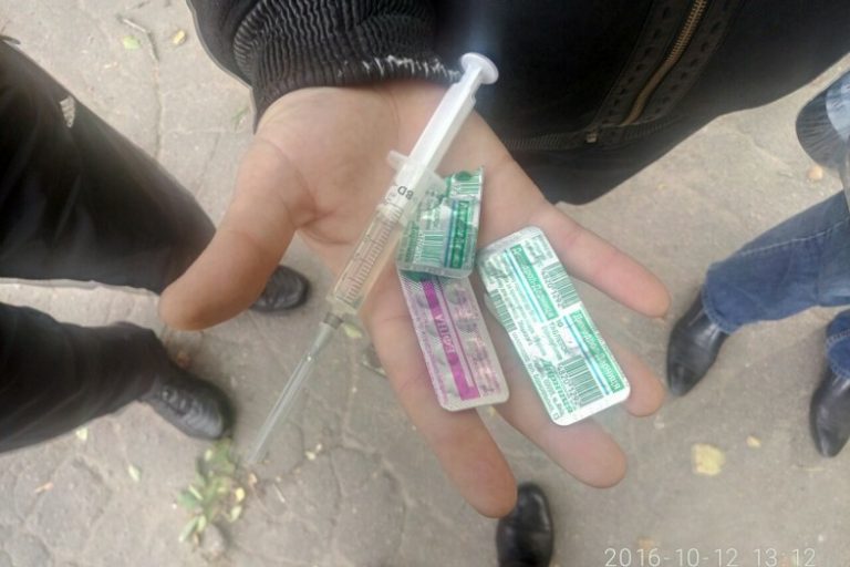 Днепрянина задержали за поставку наркотиков в исправительный центр