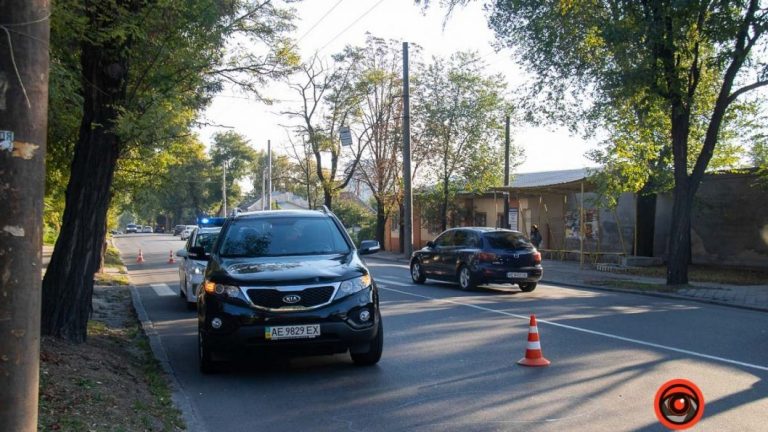 ДТП с пострадавшими: в Днепре иномарка сбила пенсионера