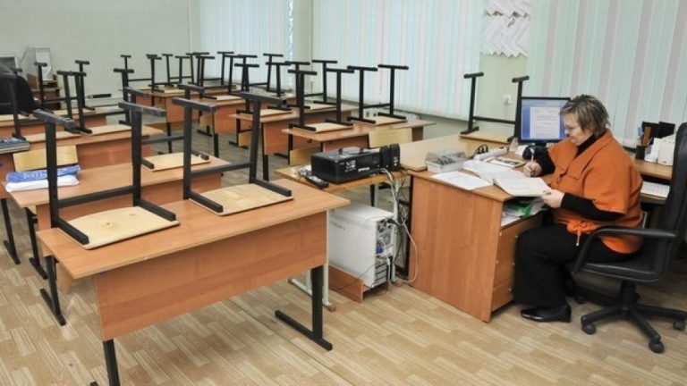 Ждут ли школьников Днепра дополнительные каникулы?