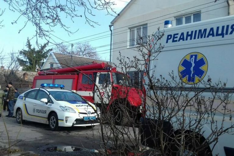 Криворожанам с улицы Парижской приходится регулярно взывать о спасении