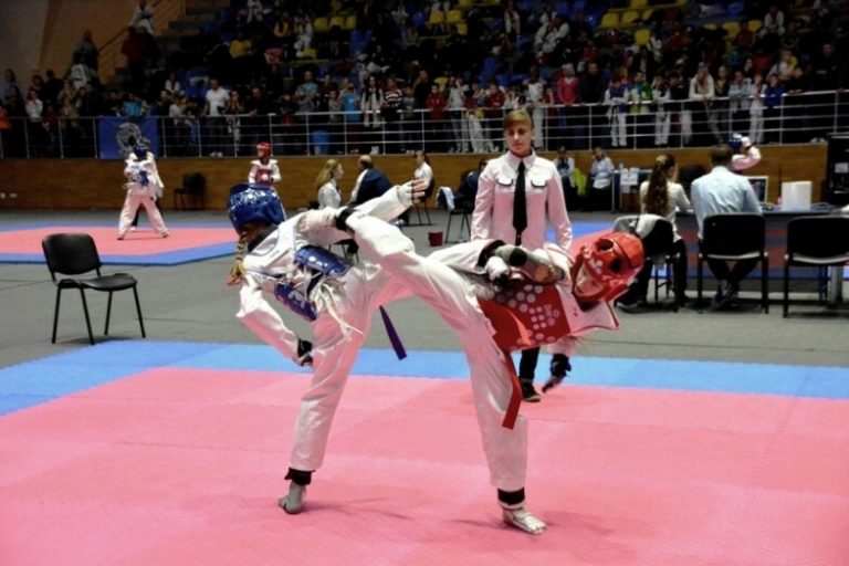 Криворожанка завоевала серебро на чемпионате Украины по тхэквондо