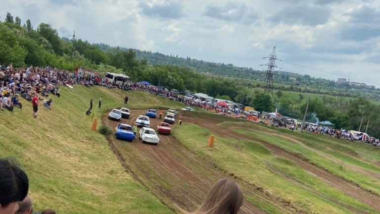 Криворожские автогонщики успешно преодолели 5-й этап «Гонок на выживание»