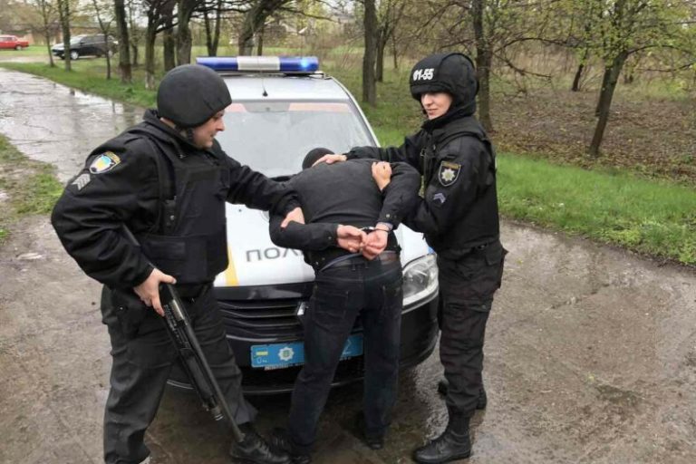 Криворожские силовики освобождали стратегический объект от «вооруженных бандитов»
