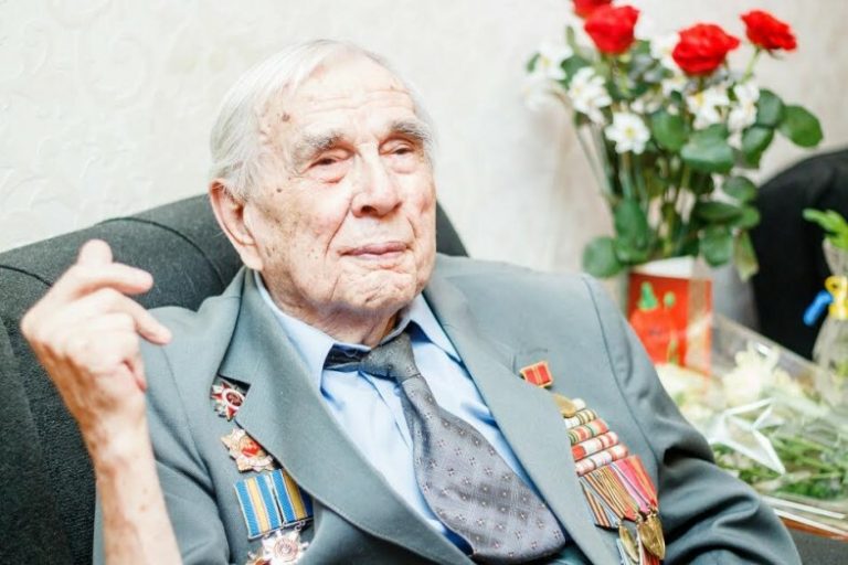 Мэрия Днепра будет продолжать адресную поддержку ветеранов Второй мировой войны