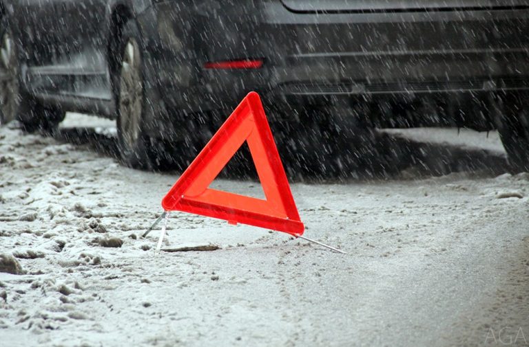 В Днепре неизвестный сбил девушку: свидетели, отзовитесь