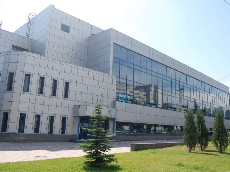 В Днепре открылся бассейн «Метеора»