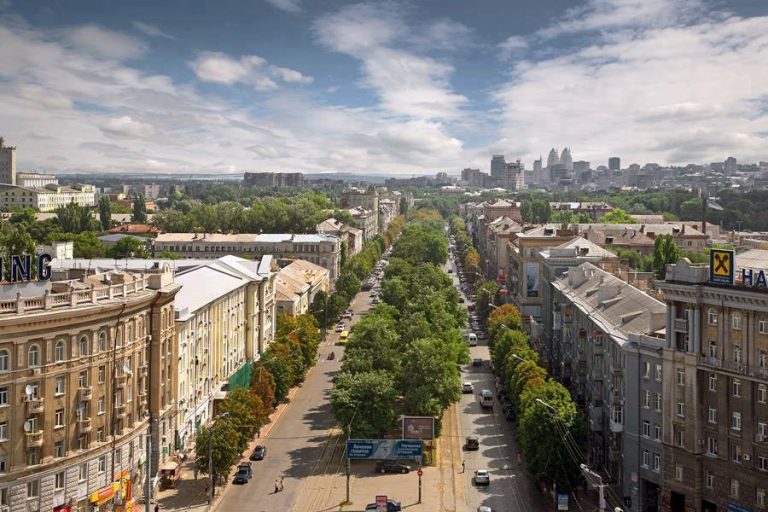 В Днепре перекрыли центральный проспект
