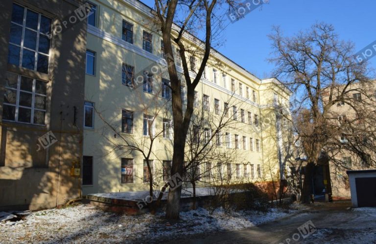 В Днепре ребенка без родительской опеки незаконно лишили квартиры